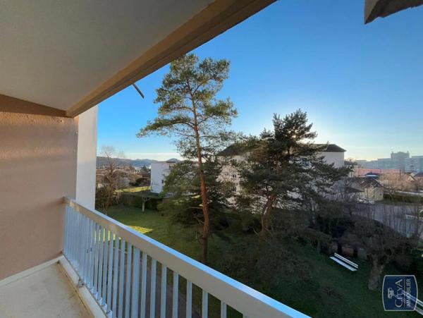 Appartement à louer 3 pièces 75.6m²