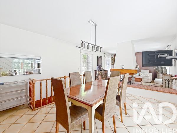 Maison à vendre 7 pièces 210 m² Viry-Châtillon
