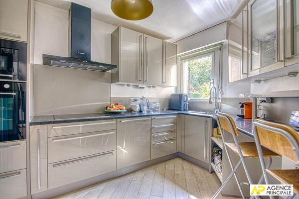 Versailles Clagny Appartement 5 pièces 117.05 m² carrez en rez-de-jardin avec terrasse privative, cave et parking 825 000 € **  - Référence  28255