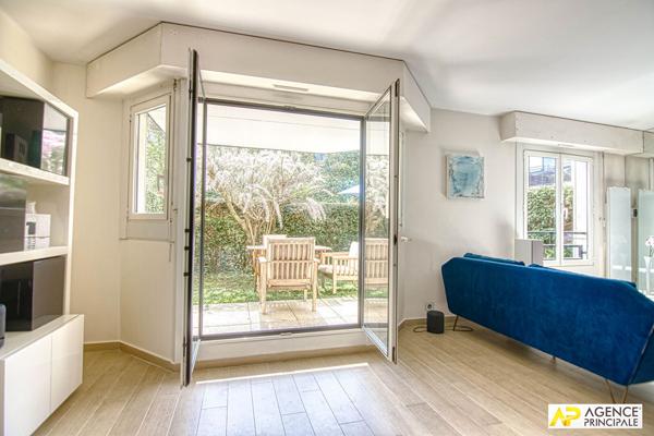Versailles Clagny Appartement 5 pièces 117.05 m² carrez en rez-de-jardin avec terrasse privative, cave et parking 825 000 € **  - Référence  28255