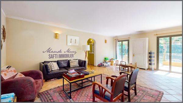 Mas provençal au charme de 180 m2 - 4 chambres + une indépendante - piscine DIFFAZUR - abri-voiture - terrain de 2600 m2 clôturé, calme et sans vis-à-vis