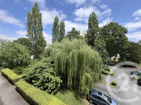 Appartement T4 à vendre  4 pièces - 94 m 2   CHATEAUROUX  - 36