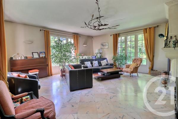 Maison à vendre  9 pièces - 205 m 2   MASSY  - 91