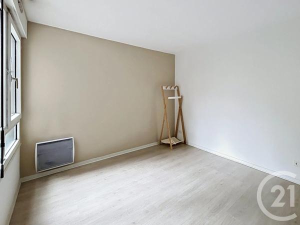 Appartement F2 à vendre  2 pièces - 50,50 m 2   LE KREMLIN BICETRE  - 94