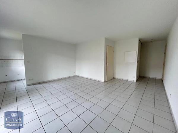 Appartement à louer 2 pièces 48.74m² Tarbes (65000)