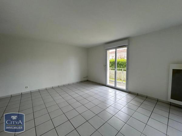 Appartement à louer 2 pièces 48.74m² Tarbes (65000)