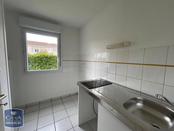 Appartement à louer 2 pièces 48.74m² Tarbes (65000)