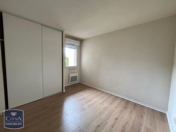 Appartement à louer 2 pièces 48.74m² Tarbes (65000)