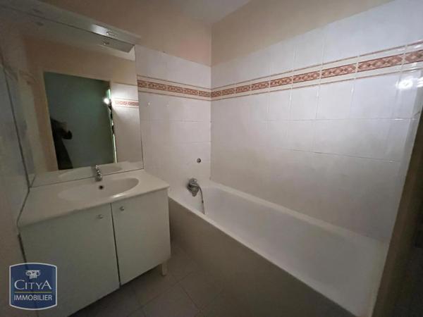 Appartement à louer 2 pièces 48.74m² Tarbes (65000)