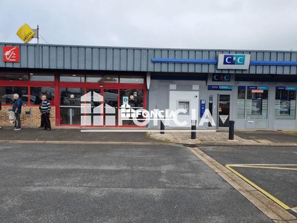 Location Local commercial 2 pièces 62 m² - CTRE CIAL DE LA CROIX VERTE 1 Saint Germain Les Corbeil 91250