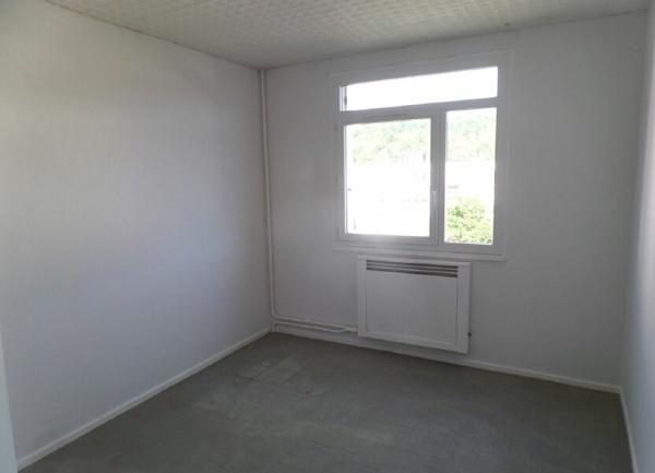 Appartement à vendre    4 pièces • 80,17 m2 Saint-Aubin-lès-Elbeuf