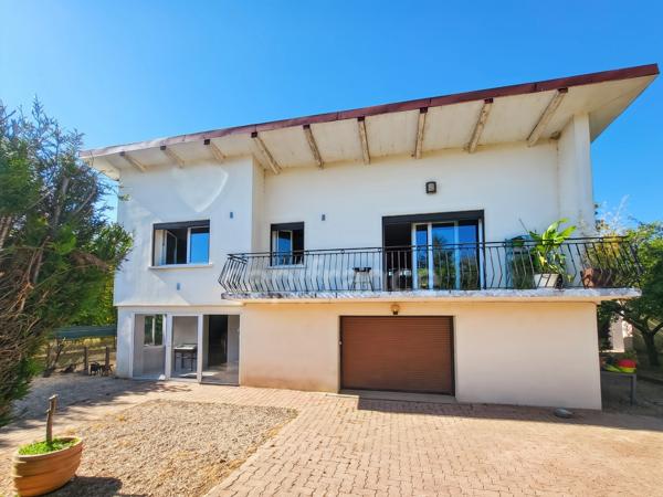 ETEVAUX, Maison sur sous-sol complet – 2 chambres et 1 bureau