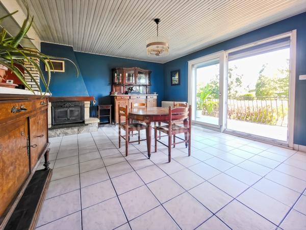 ETEVAUX, Maison sur sous-sol complet – 2 chambres et 1 bureau