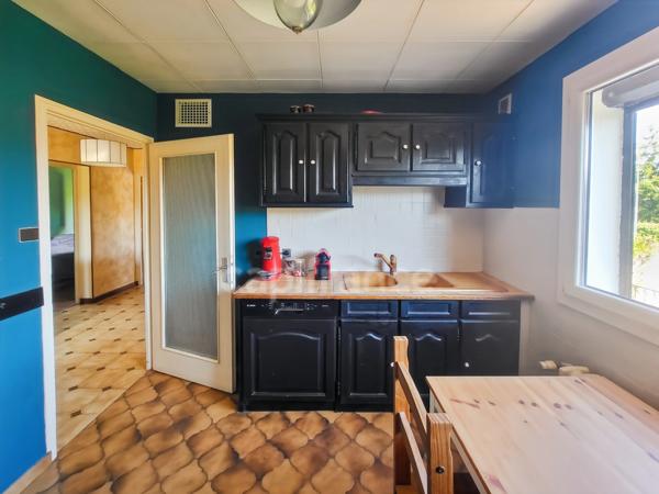 ETEVAUX, Maison sur sous-sol complet – 2 chambres et 1 bureau