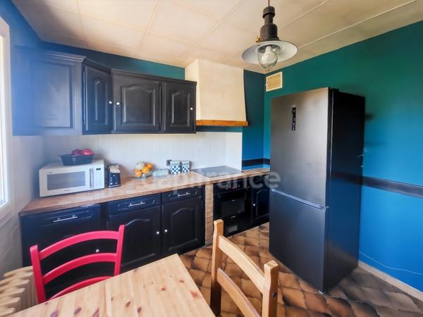 ETEVAUX, Maison sur sous-sol complet – 2 chambres et 1 bureau