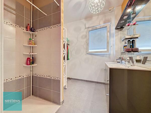 Maison moderne à vendre à Bléré - 6 pièces, 4 chambres