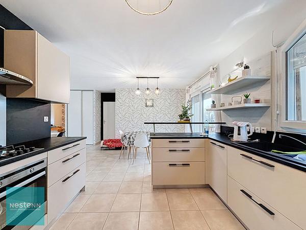 Maison moderne à vendre à Bléré - 6 pièces, 4 chambres
