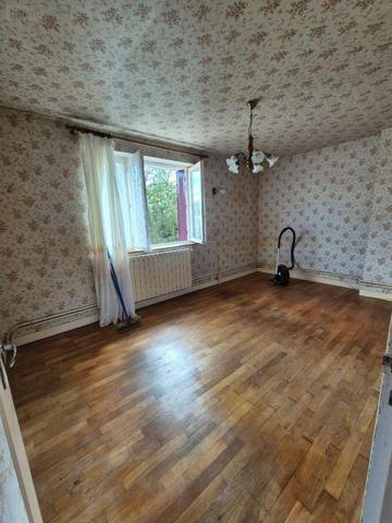 Maison de ville à vendre à Crozon-sur-Vauvre dans l'Indre (36140), ref : CG/369   
4 rue des églantines