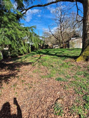 Maison de ville à vendre à Crozon-sur-Vauvre dans l'Indre (36140), ref : CG/369   
4 rue des églantines