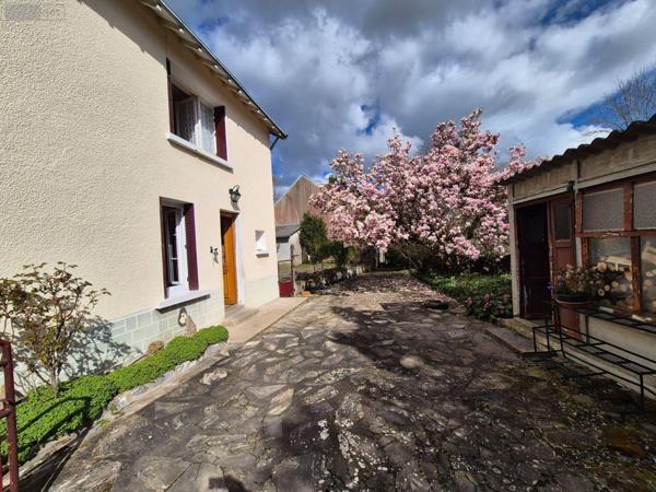 Maison de ville à vendre à Crozon-sur-Vauvre dans l'Indre (36140), ref : CG/369   
4 rue des églantines