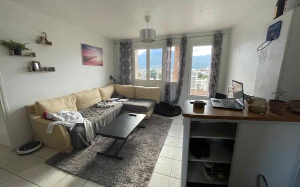 Appartement à vendre    4 pièces • 66,42 m2 Saint-Martin-d'Hères