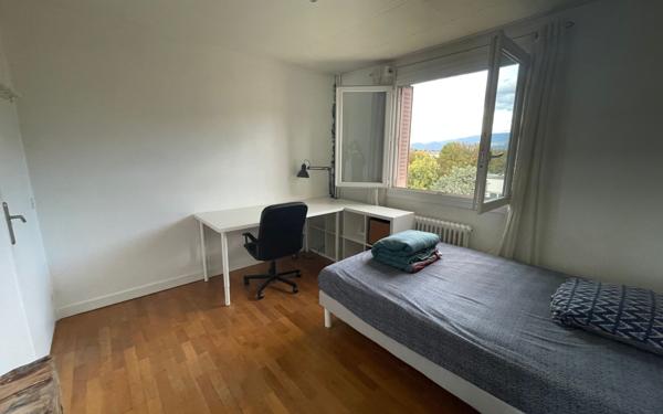 Appartement à vendre    4 pièces • 66,42 m2 Saint-Martin-d'Hères