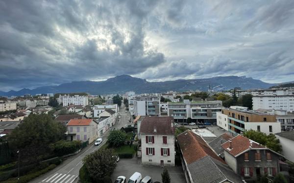 Appartement à vendre    4 pièces • 66,42 m2 Saint-Martin-d'Hères