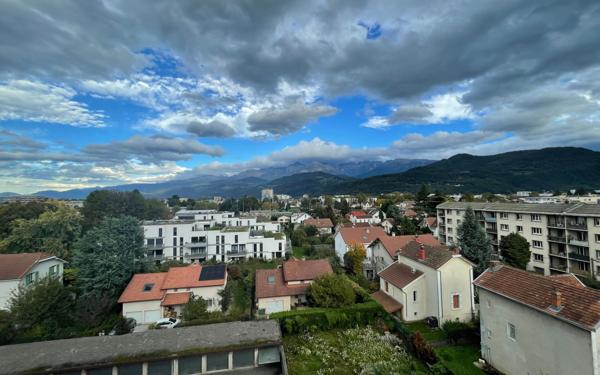 Appartement à vendre    4 pièces • 66,42 m2 Saint-Martin-d'Hères