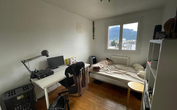 Appartement à vendre    4 pièces • 66,42 m2 Saint-Martin-d'Hères