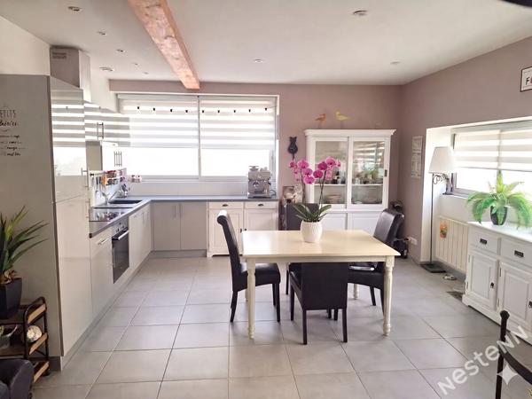Appartement aux allures de maison de ville au centre de Chalon, 3 chambres, coin bureau, DPE C, avec possibilité de garage à louer