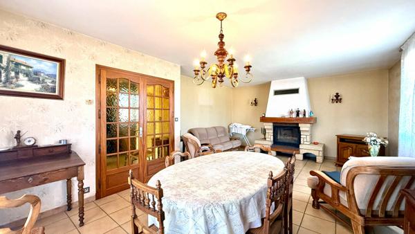 Maison T4 de 92 m² avec sous-sol complet  Proche centre de Craponne