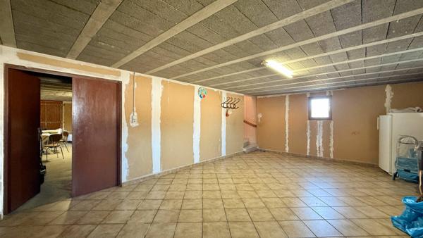 Maison T4 de 92 m² avec sous-sol complet  Proche centre de Craponne