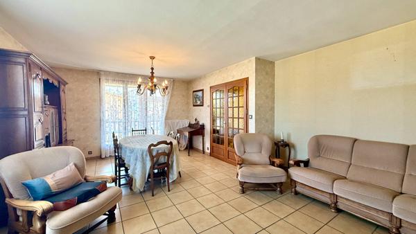 Maison T4 de 92 m² avec sous-sol complet  Proche centre de Craponne