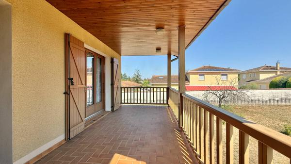 Maison T4 de 92 m² avec sous-sol complet  Proche centre de Craponne