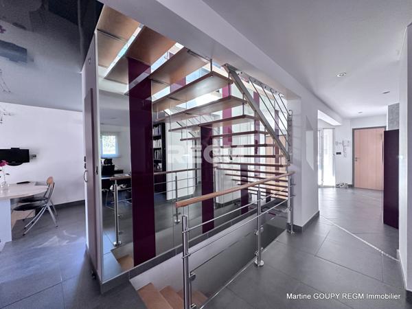 La Chapelle-Saint-Mesmin (45380) La Chapelle-St-Mesmin (45) – Magnifique maison contemporaine 200 m² - Parcelle 1 760 m² paysagée – Piscine –