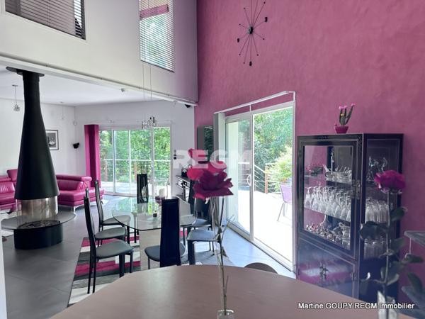 La Chapelle-Saint-Mesmin (45380) La Chapelle-St-Mesmin (45) – Magnifique maison contemporaine 200 m² - Parcelle 1 760 m² paysagée – Piscine –