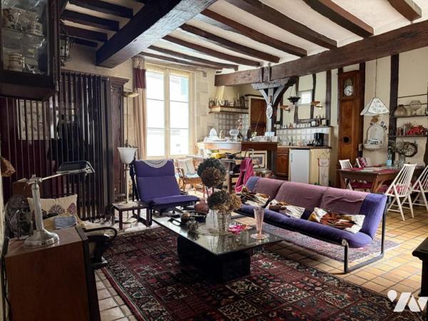 NANTES CATHEDRALE - T4 avec charme de l'ancien et cour à usage exclusif.