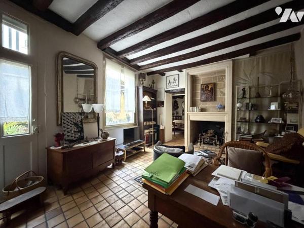 NANTES CATHEDRALE - T4 avec charme de l'ancien et cour à usage exclusif.