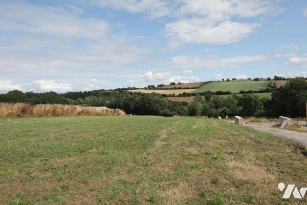 Terrain viabilisé constructible à vendre à Loperec (29590), libre de constructeur, d'une surfac...