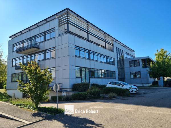 Bureaux à louer à Saint-Priest au sein d’un parc tertiaire dernière génération