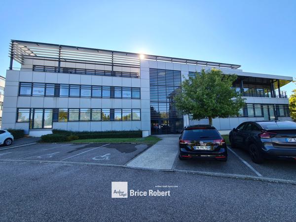 Bureaux à louer à Saint-Priest au sein d’un parc tertiaire dernière génération
