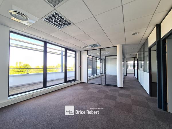 Bureaux à louer à Saint-Priest au sein d’un parc tertiaire dernière génération