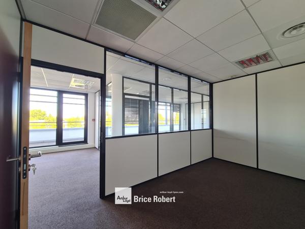 Bureaux à louer à Saint-Priest au sein d’un parc tertiaire dernière génération