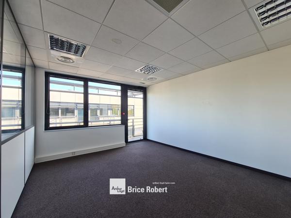 Bureaux à louer à Saint-Priest au sein d’un parc tertiaire dernière génération
