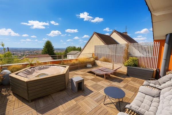 Grande Maison avec ROOFTOP et vue imprenable