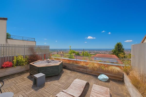 Grande Maison avec ROOFTOP et vue imprenable