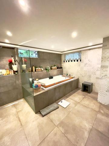 Grande Maison avec ROOFTOP et vue imprenable