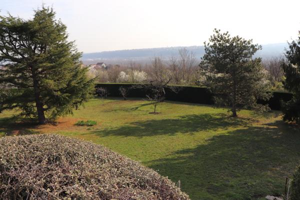 Terrain 1111 m² - Vernaison 385 000 € Description de l'offre Ref VER2022 Descriptif du bien Cette annonce vous intéresse ?