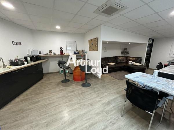 Location bureaux 210 m² - Roquebrune sur Argens