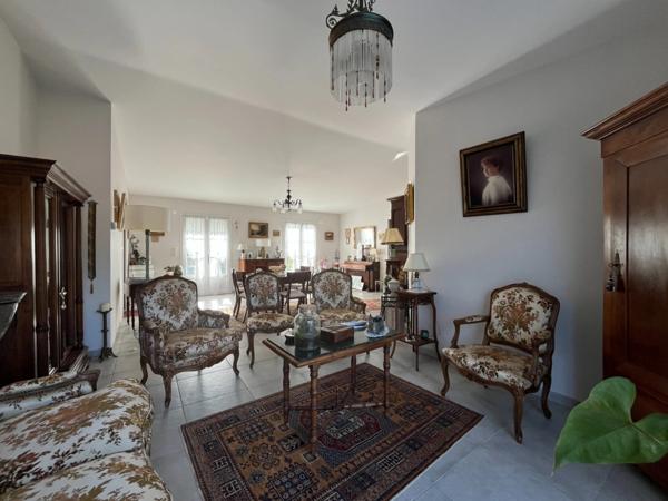 Maison élégante et fonctionnelle - 5 pièces - proche centre-bourg et des plages